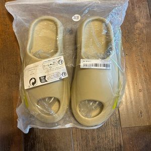Brand new Shein fashion beige slides for men crocs out design size 38/39